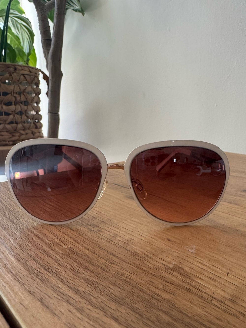 Tahari Oversized Square Sunglasses Brown Gradient White Rose Gold